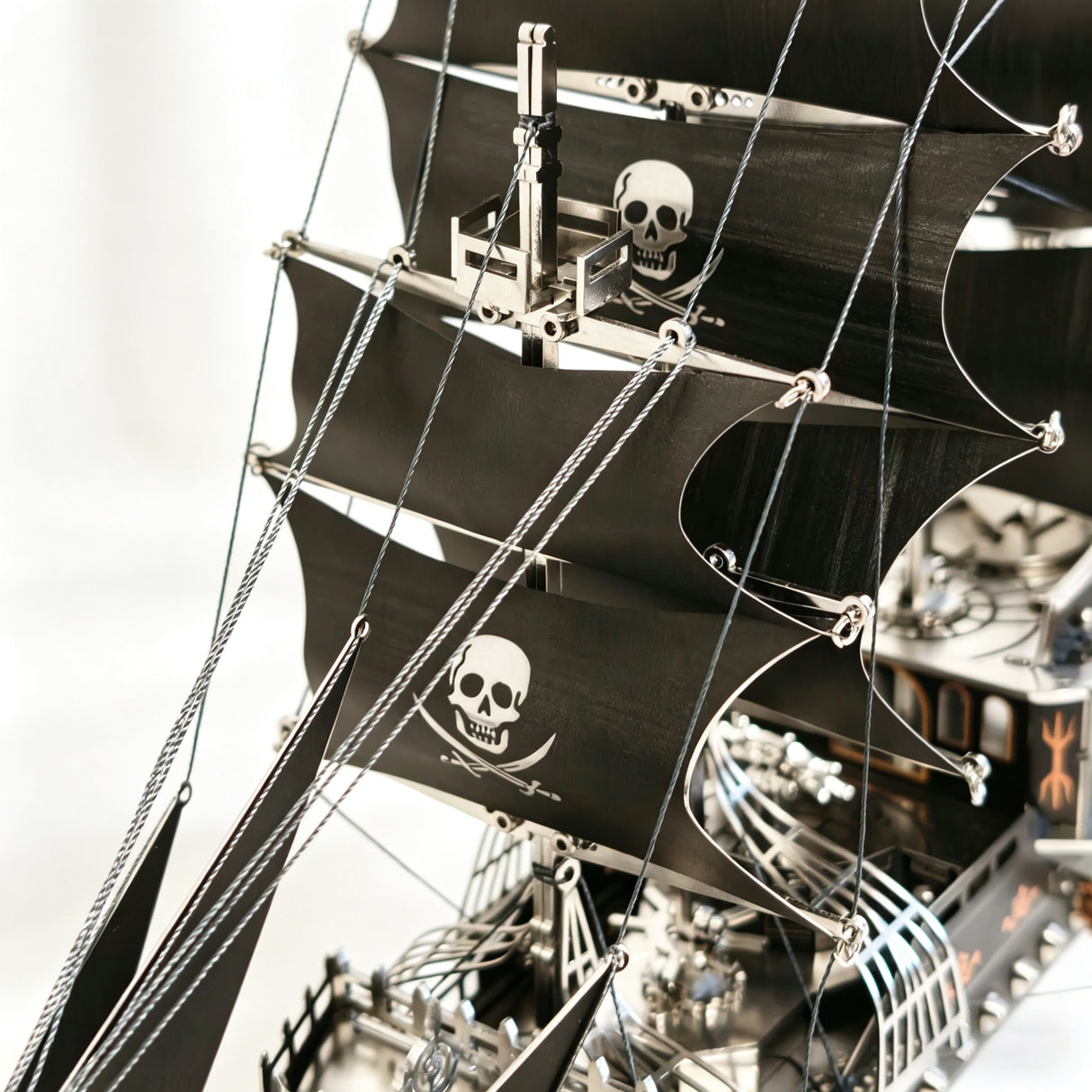 skull-sail-pirate-ship-metal-model-detail