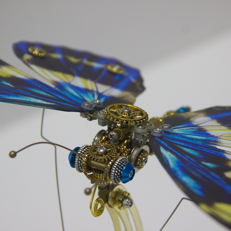 Laad de afbeelding in galerijviewer, Steampunk Goddess of Light Butterfly Mechanical Metal Puzzle Model with Music Box
