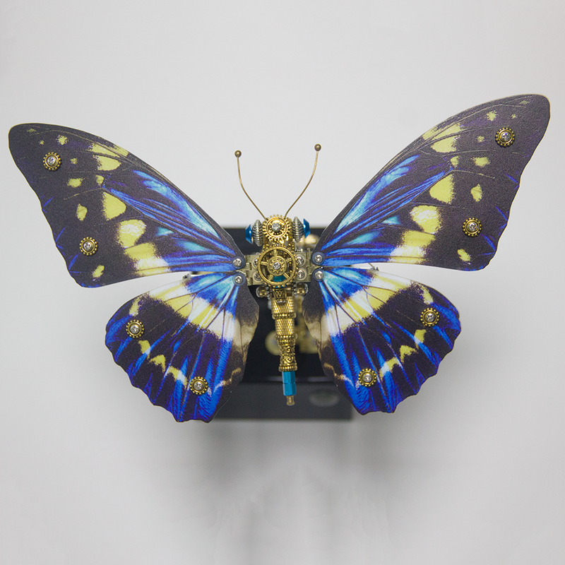 Laad de afbeelding in galerijviewer, Steampunk Goddess of Light Butterfly Mechanical Metal Puzzle Model with Music Box
