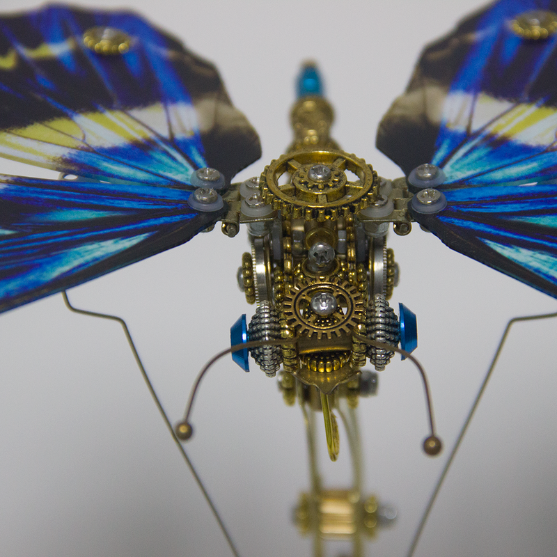 Laden Sie das Bild in Galerie -Viewer, {Steampunk Goddess of Light Butterfly Mechanical Metal Puzzle Model with Music Box
