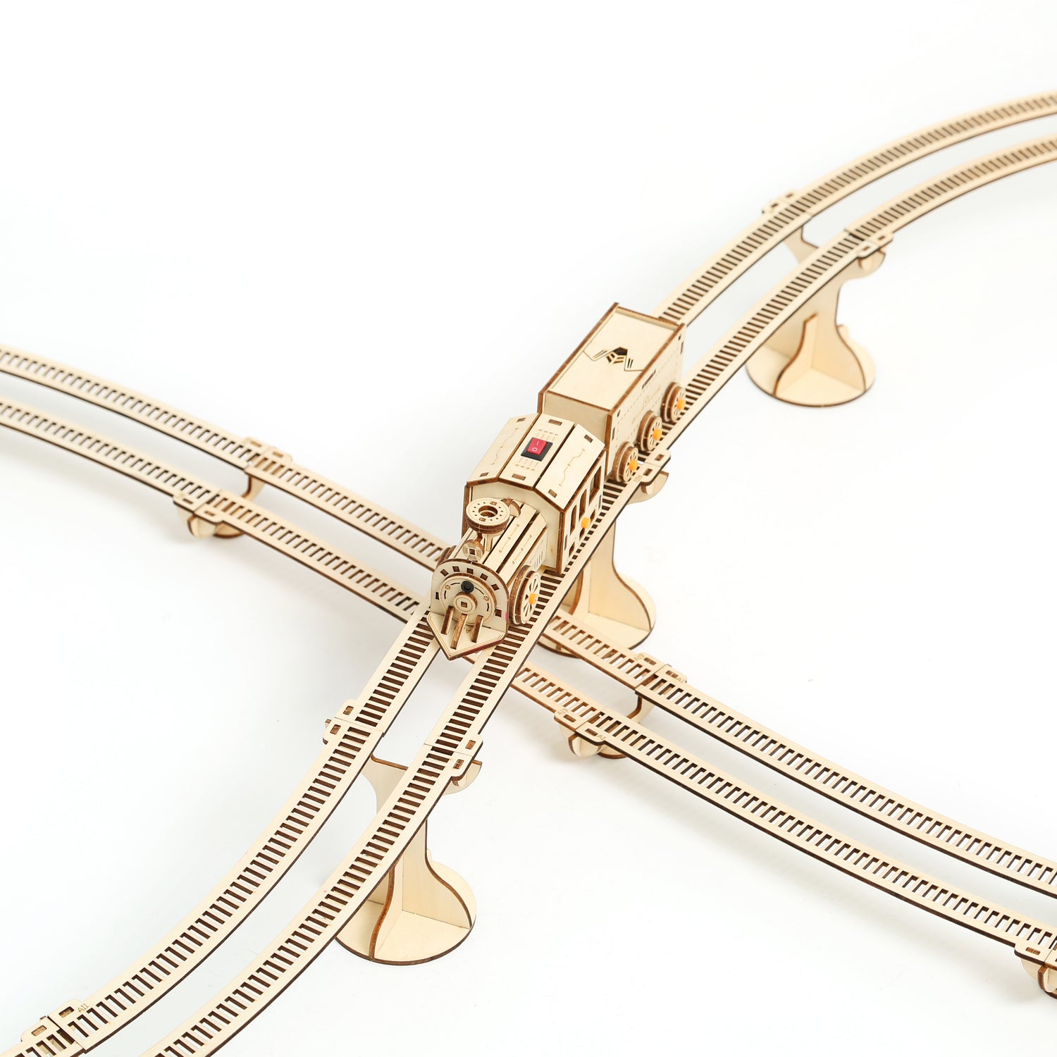 700PCS 3D DIY Steam Locomotive Model Kit with Tracks