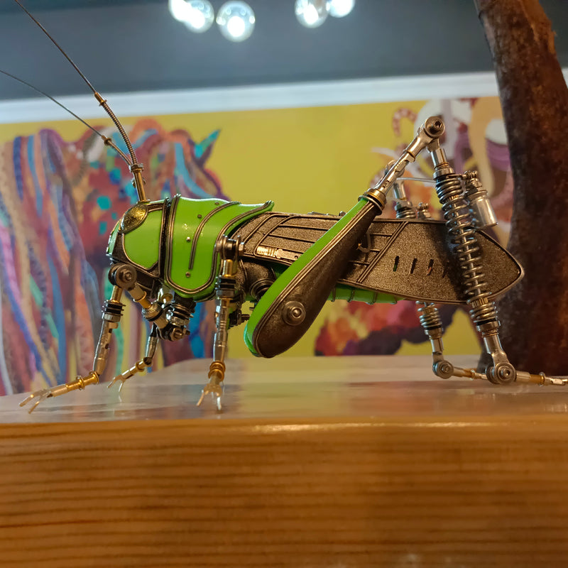 Load image into Gallery viewer, Steampunk 3D Locust Metal Model Decorative Gift
