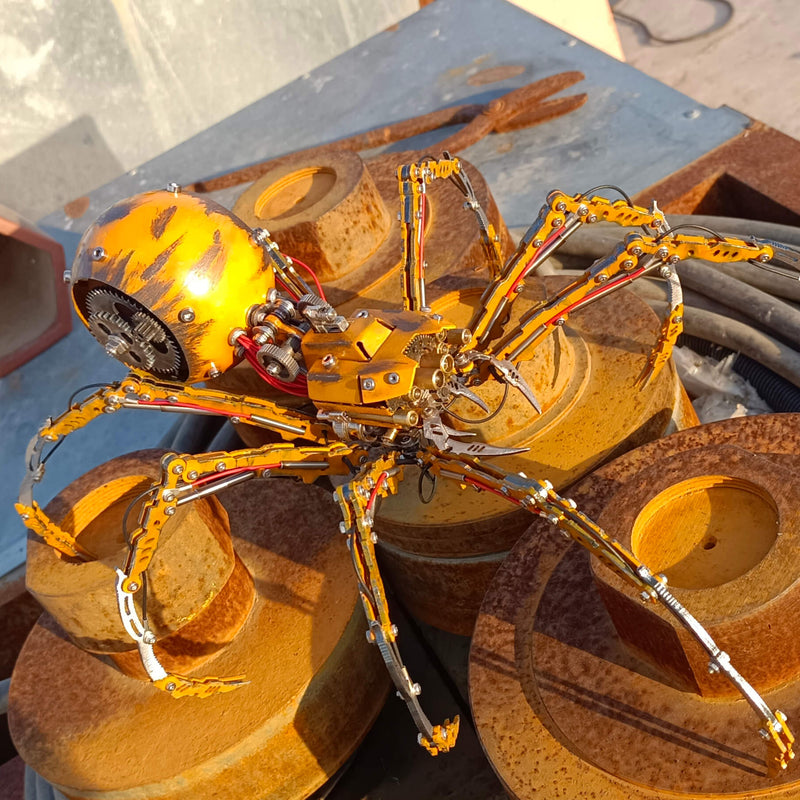 Load image into Gallery viewer, Steampunk DIY Battle Damaged Spider Metal Puzzle 3D Model Kit
